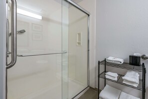 Room, 1 King Bed, Non Smoking | Desk, laptop workspace, iron/ironing board, free cots/infant beds