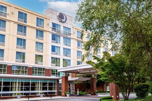 Exterior - DoubleTree by Hilton Hotel Boston Bayside (Boston)