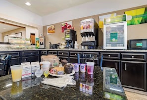 Free daily full breakfast - Quality Inn & Suites Augusta Fort Gordon Area (Augusta)