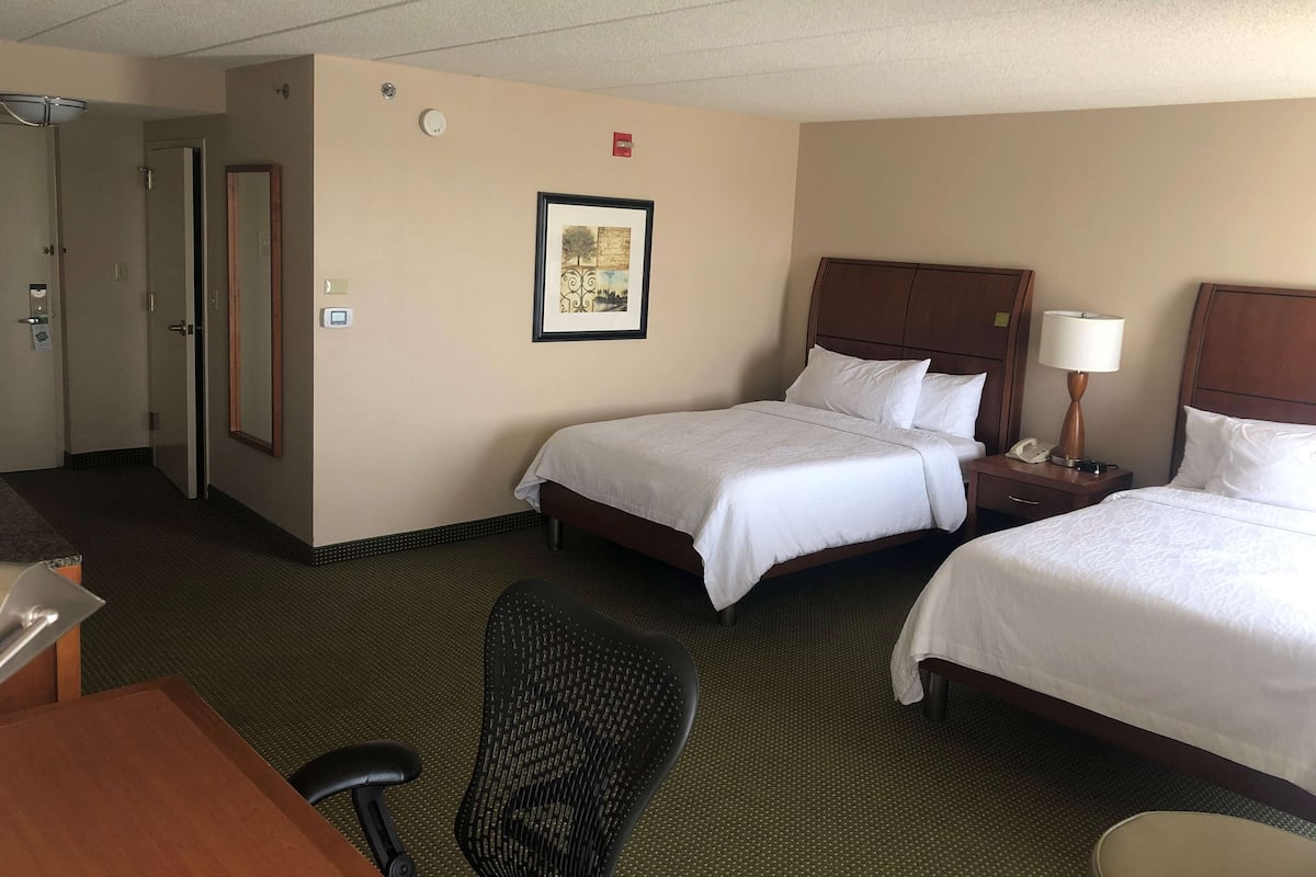 Premium bedding, in-room safe, desk, iron/ironing board