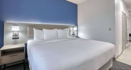 Comfort Suites Milwaukee Airport