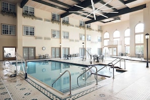 Piscine intérieure