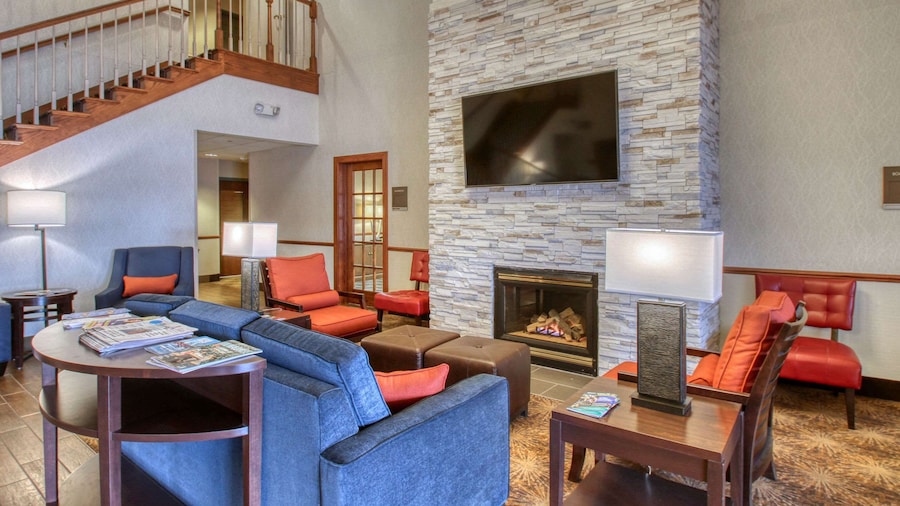 Comfort Suites Milwaukee Airport