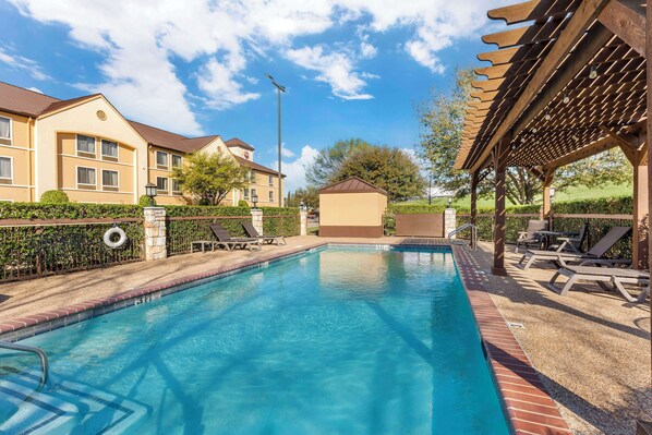 Outdoor pool, pool loungers