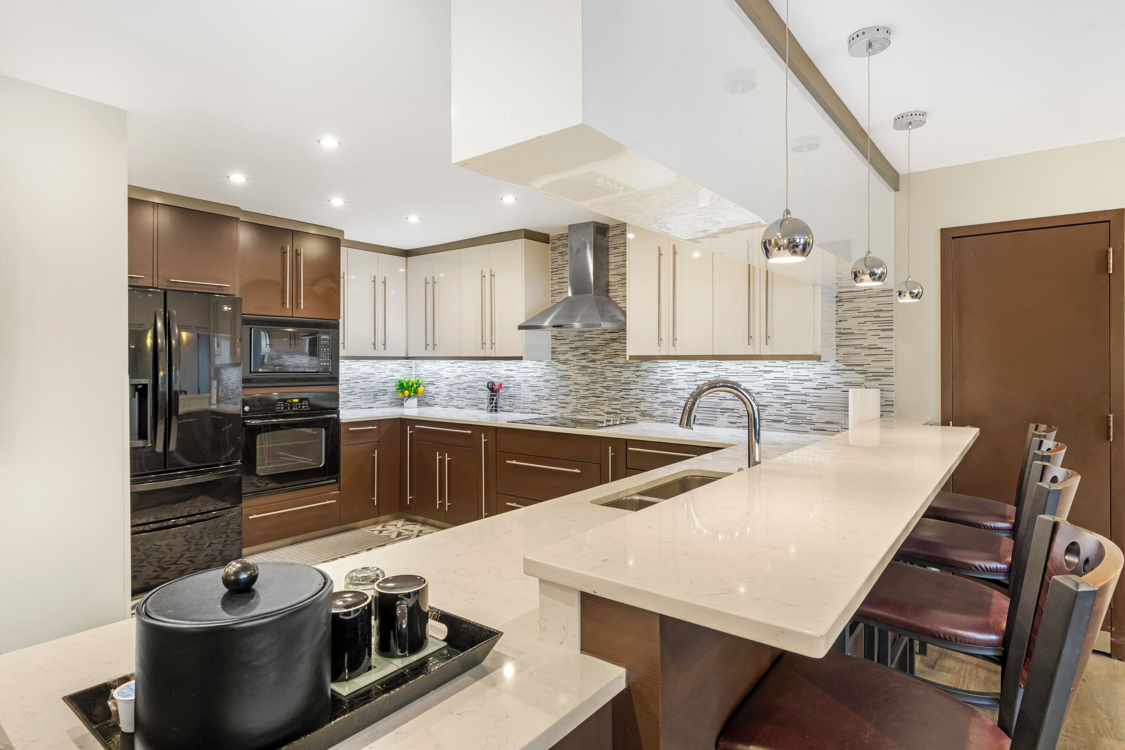 Habitación presidencial doble, varias camas, no fumadores, cocina (Full Kitchen) | Cocina privada | Frigorífico, microondas y cafetera o tetera