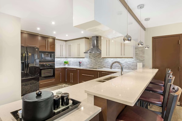 Suite, Multiple Beds, Non Smoking, Kitchen (Full Kitchen) | Private kitchenette | Fridge, microwave, coffee/tea maker - Best Western Plus Lewisville Flower Mound (Lewisville)