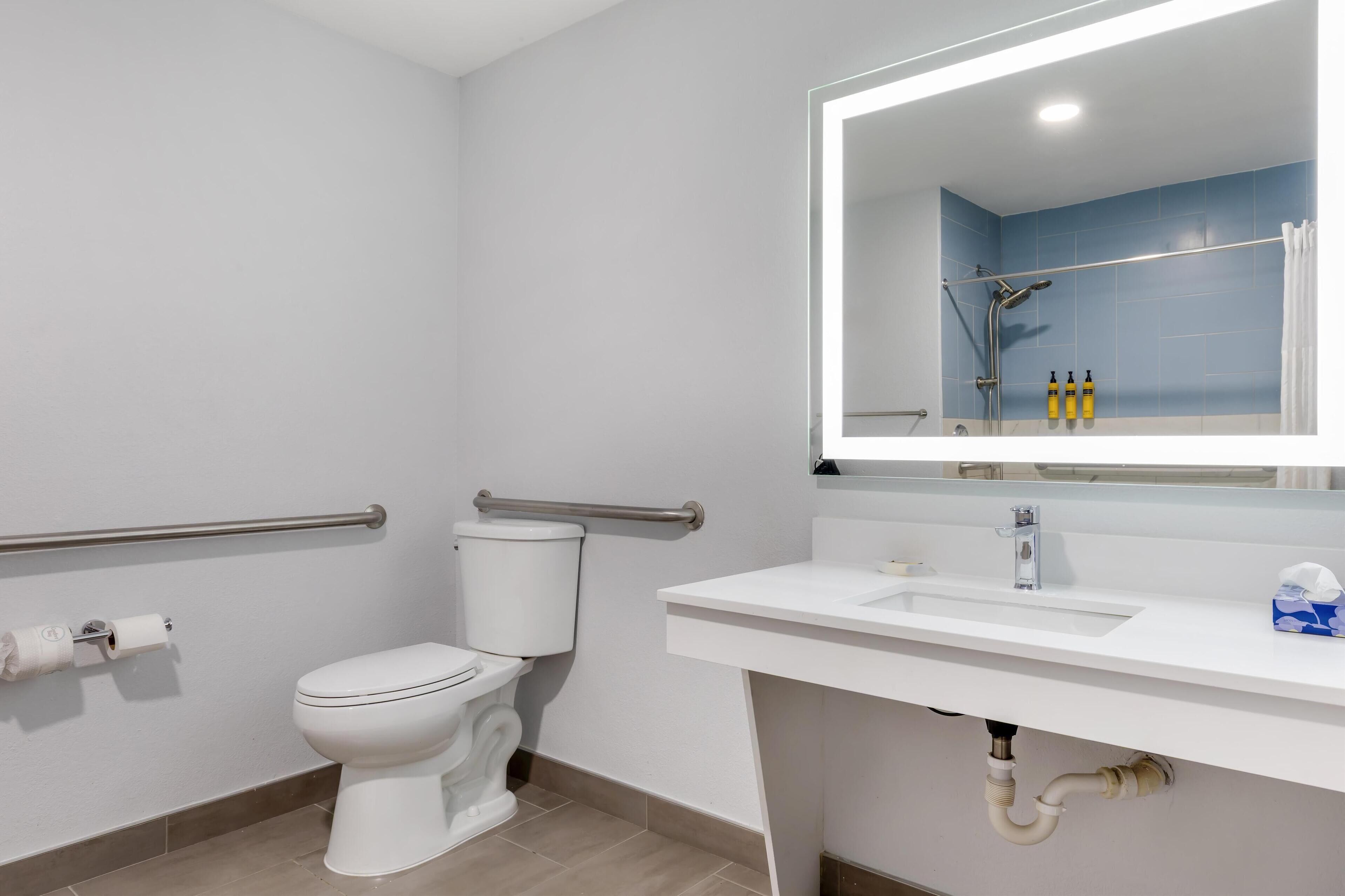 standard room, 2 queen beds, accessible, non smoking | bathroom | combined shower/bathtub, free toiletries, hair dryer, towels