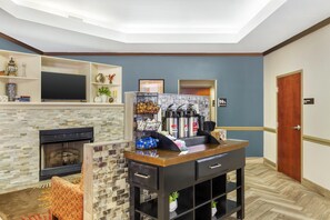 Lobby - Best Western Plus Suites-Greenville (Greenville)