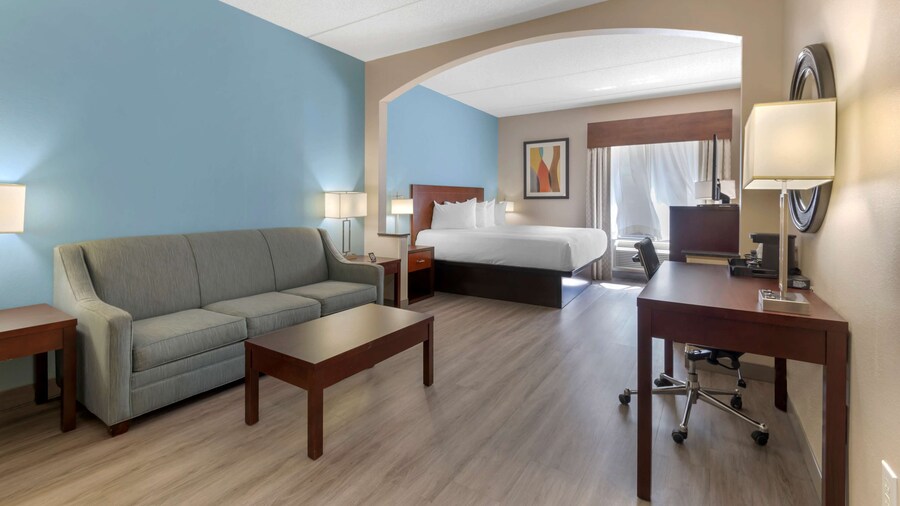 Best Western Plus Suites-Greenville