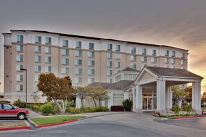 Exterior - Hilton Garden Inn San Francisco Arpt North (South San Francisco)