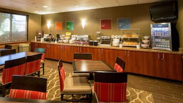 Free daily buffet breakfast