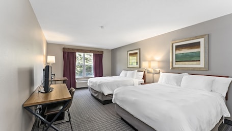 Egyptian cotton sheets, premium bedding, down duvets, in-room safe. The Commerce, Trademark Collection by Wyndham