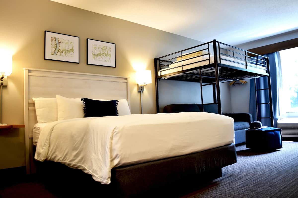 ملاءات من القطن المصري وأغطية فراش متميزة وألحفة محشوة بالريش