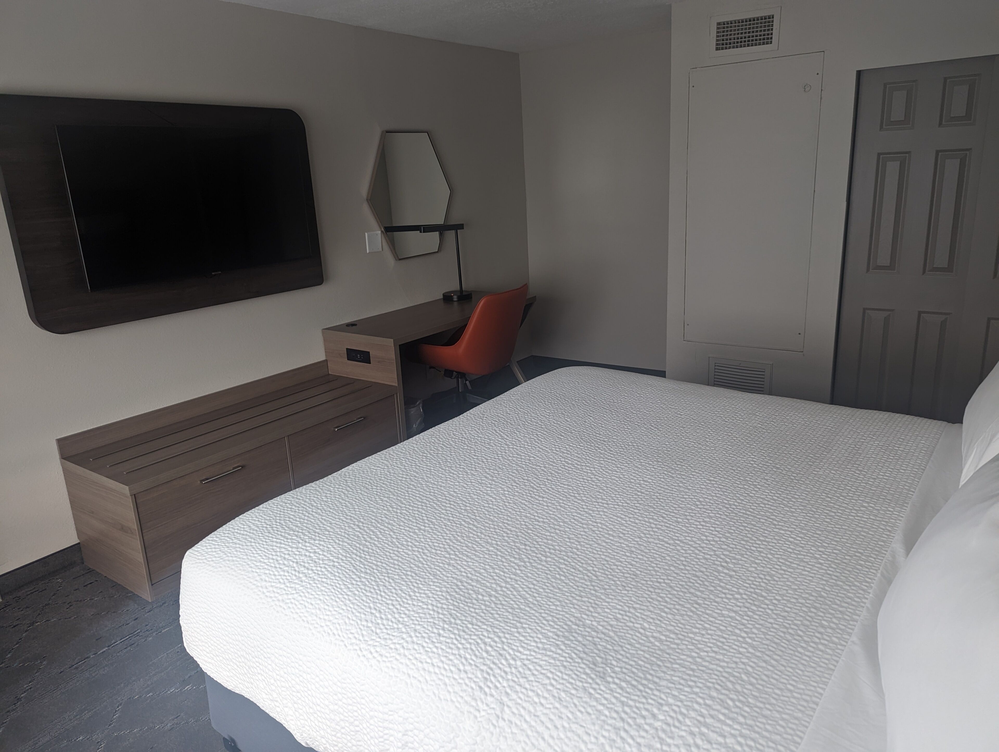 Peralatan tempat tidur premium, tilam berlapik, meja 