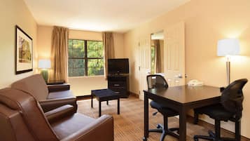 Suite, 1 King Bed with Sofa bed, Non Smoking