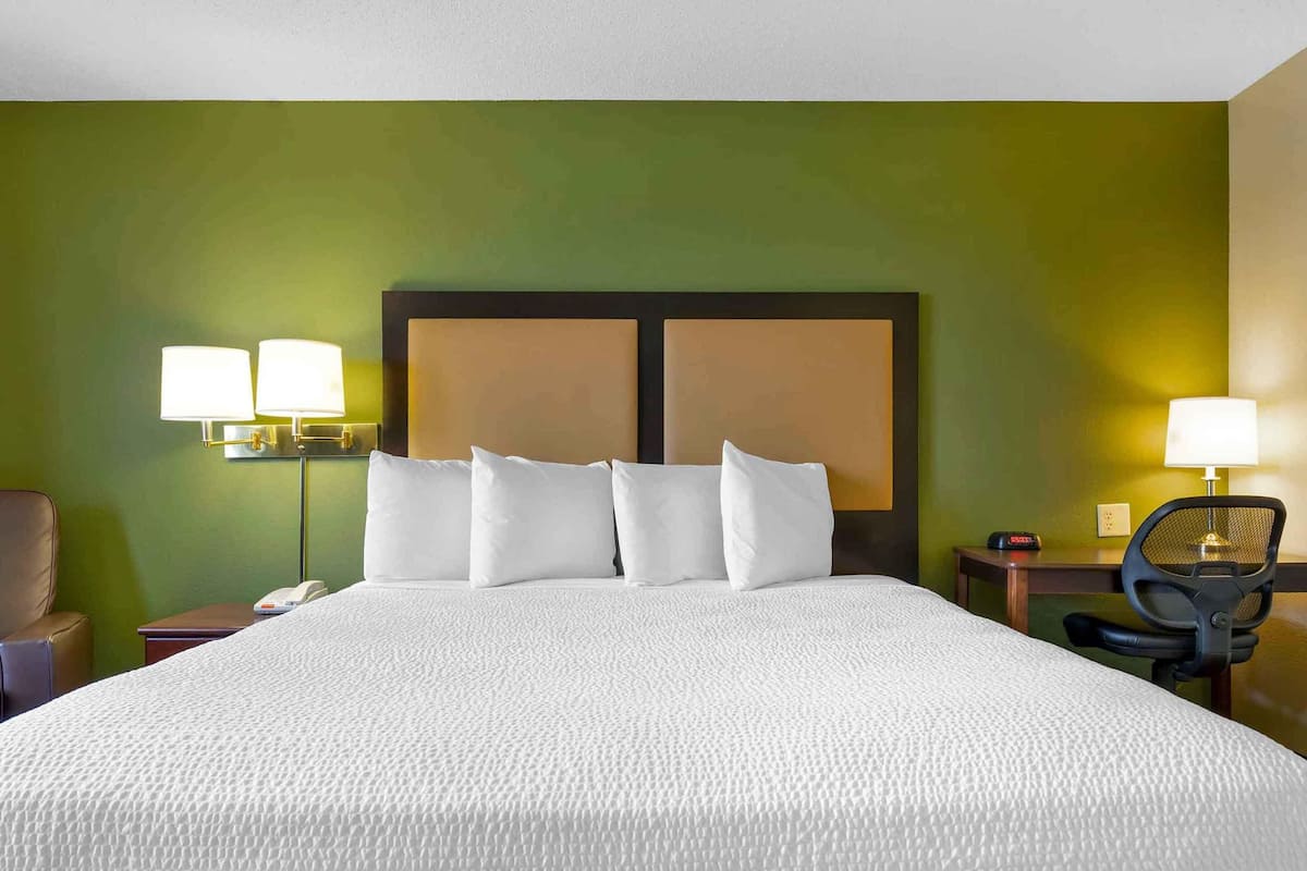 Desk, iron/ironing board, free WiFi, bed sheets