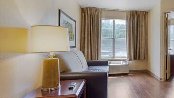 Bureau, fer et planche à repasser, Wi-Fi gratuit, draps fournis