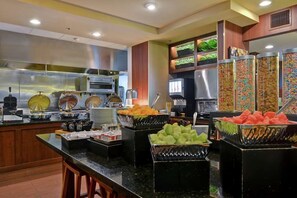 Breakfast and dinner served - Hilton Garden Inn Green Bay (Green Bay)