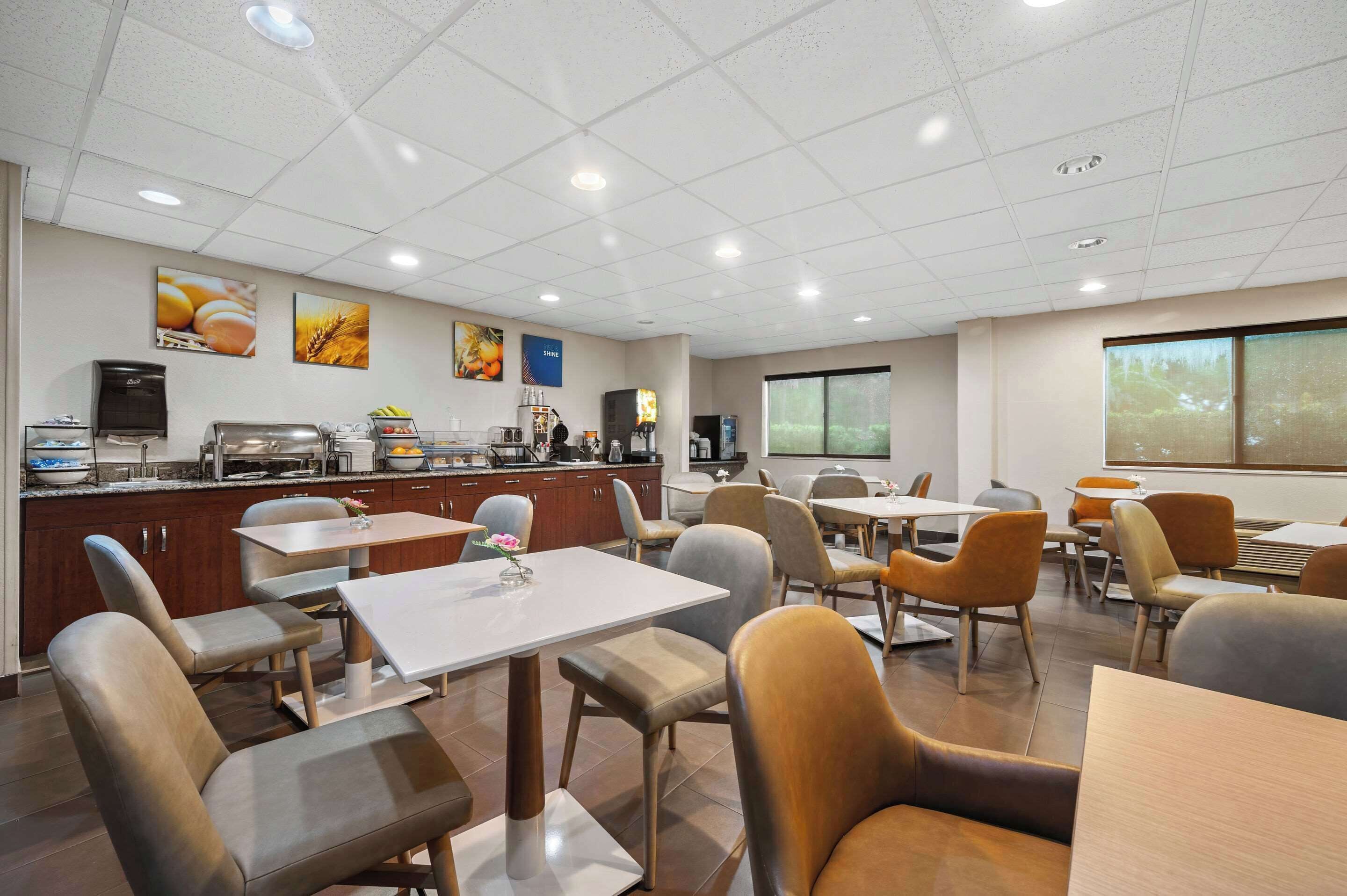 Free daily buffet breakfast