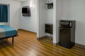 Free WiFi, bed sheets - Motel 6 Mobile, AL (Mobile)