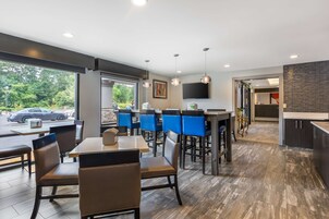 Free daily buffet breakfast