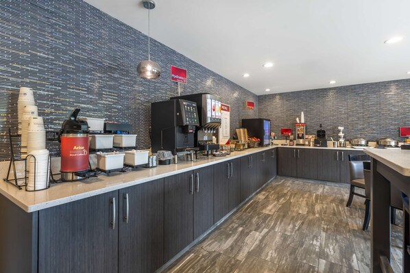 Buffet déjeuner gratuit tous les jours