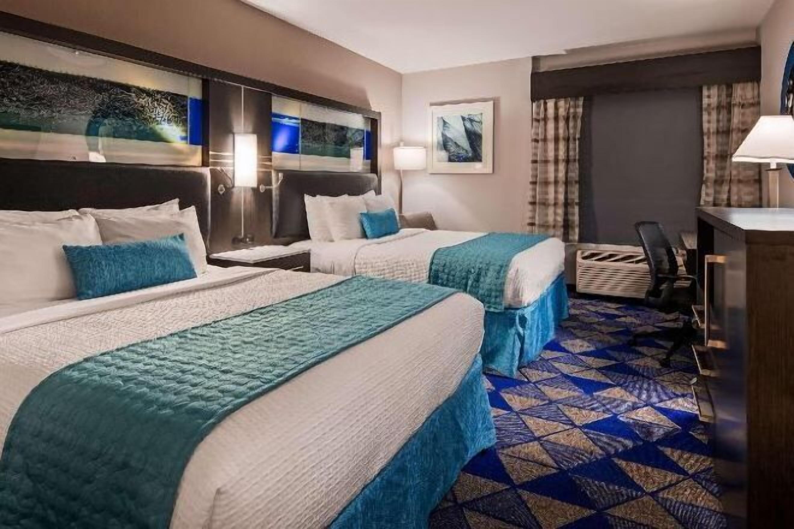 Bureau, espace de travail pour ordinateur portable, rideaux occultants