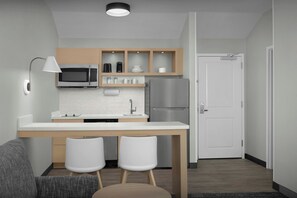 Desk, laptop workspace, blackout drapes, iron/ironing board - TownePlace Suites by Marriott Annapolis (Annapolis)