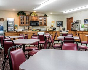 Free daily on-the-go breakfast  - Quality Inn Lake George (Lake George)