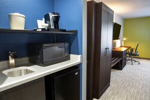 1 bedroom, in-room safe, desk, laptop workspace