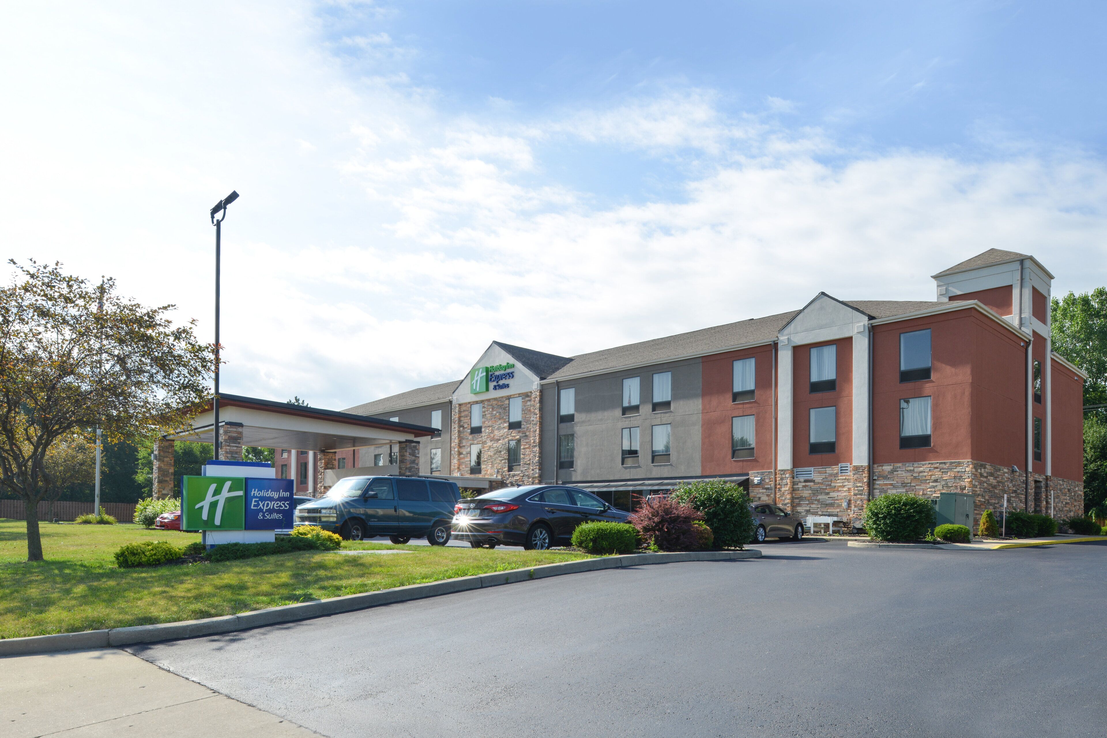 Holiday Inn Express & Suites Dayton-Huber Heights, an IHG Hotel