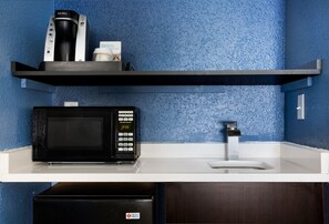 In-room safe, desk, laptop workspace, iron/ironing board
