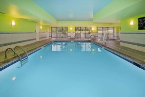 Una piscina cubierta