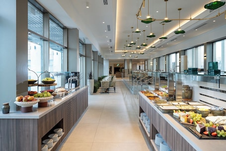 Desayuno buffet todos los días (con cargo)