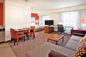 Desk, blackout drapes, iron/ironing board, free WiFi - Residence Inn by Marriott Austin Round Rock/Dell Way (Round Rock)