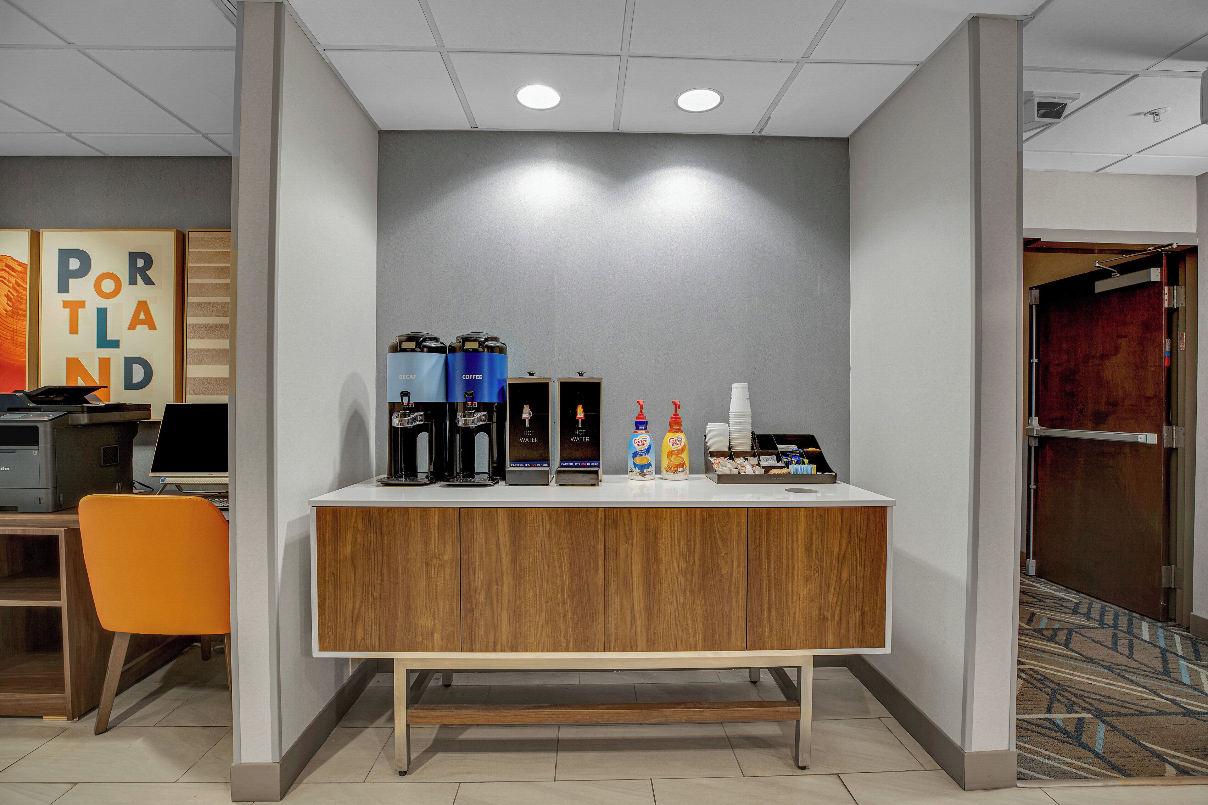 Photo - Holiday Inn Express Hotel & Suites Portland-Jantzen Beach by IHG