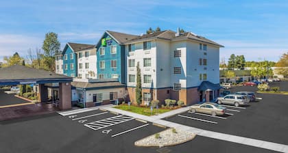 Holiday Inn Express Hotel & Suites Portland-Jantzen Beach by IHG