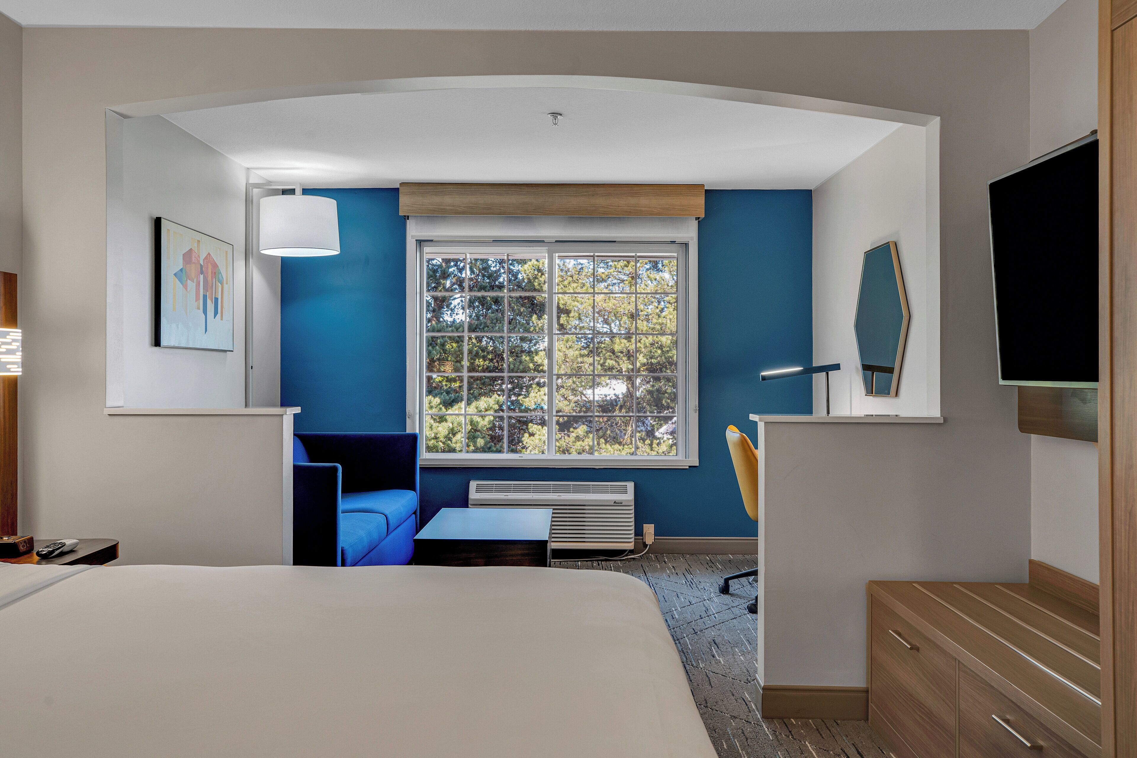 standard room, 1 king bed (extra floor space) | 1 bedroom, premium bedding, down duvets, pillow-top beds