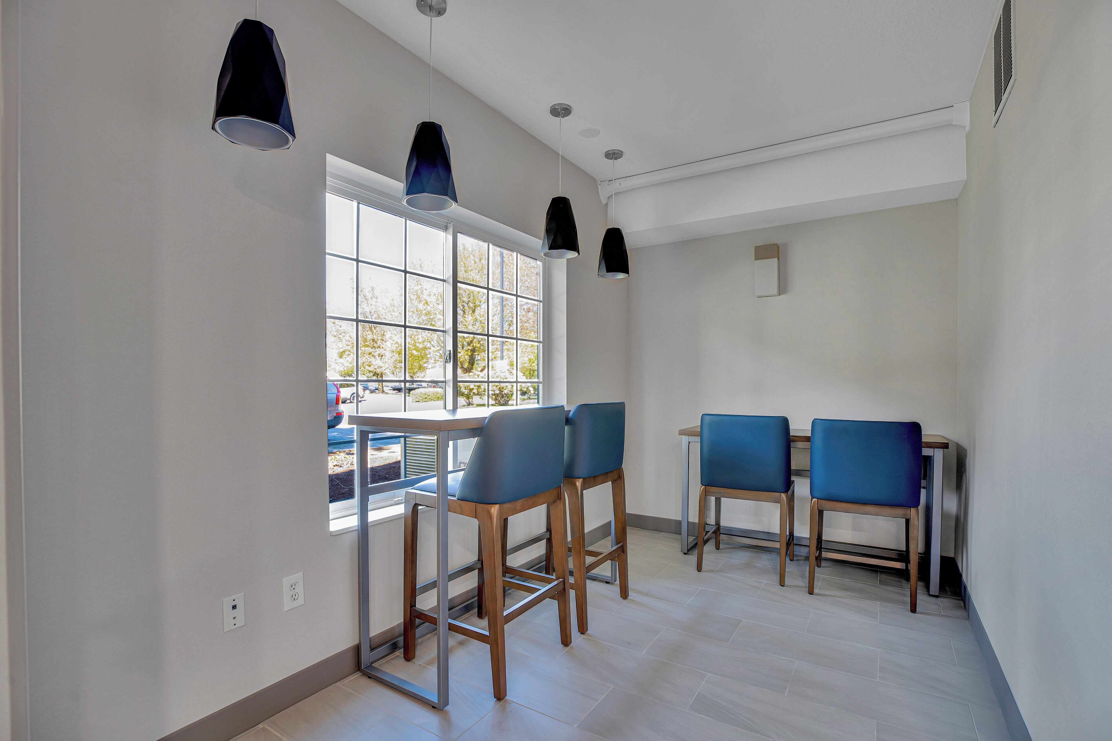 free daily on-the-go breakfast