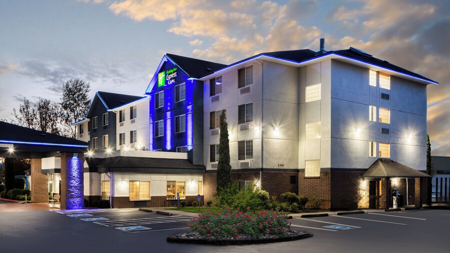 Holiday Inn Express Hotel & Suites Portland-Jantzen Beach by IHG