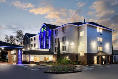Holiday Inn Express Hotel & Suites Portland-Jantzen Beach by IHG