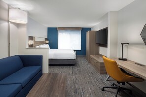 Suite, 1 Queen Bed with Sofa bed | Premium bedding, down comforters, pillowtop beds, desk