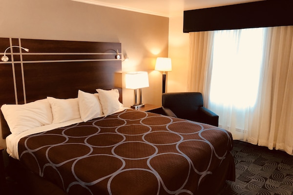 Desk, iron/ironing board, WiFi (free), bed sheets