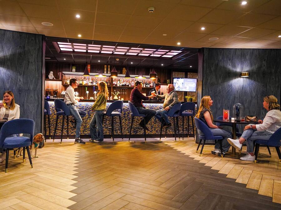 Se sirven desayunos, almuerzos y cenas (con vistas al campo de golf)