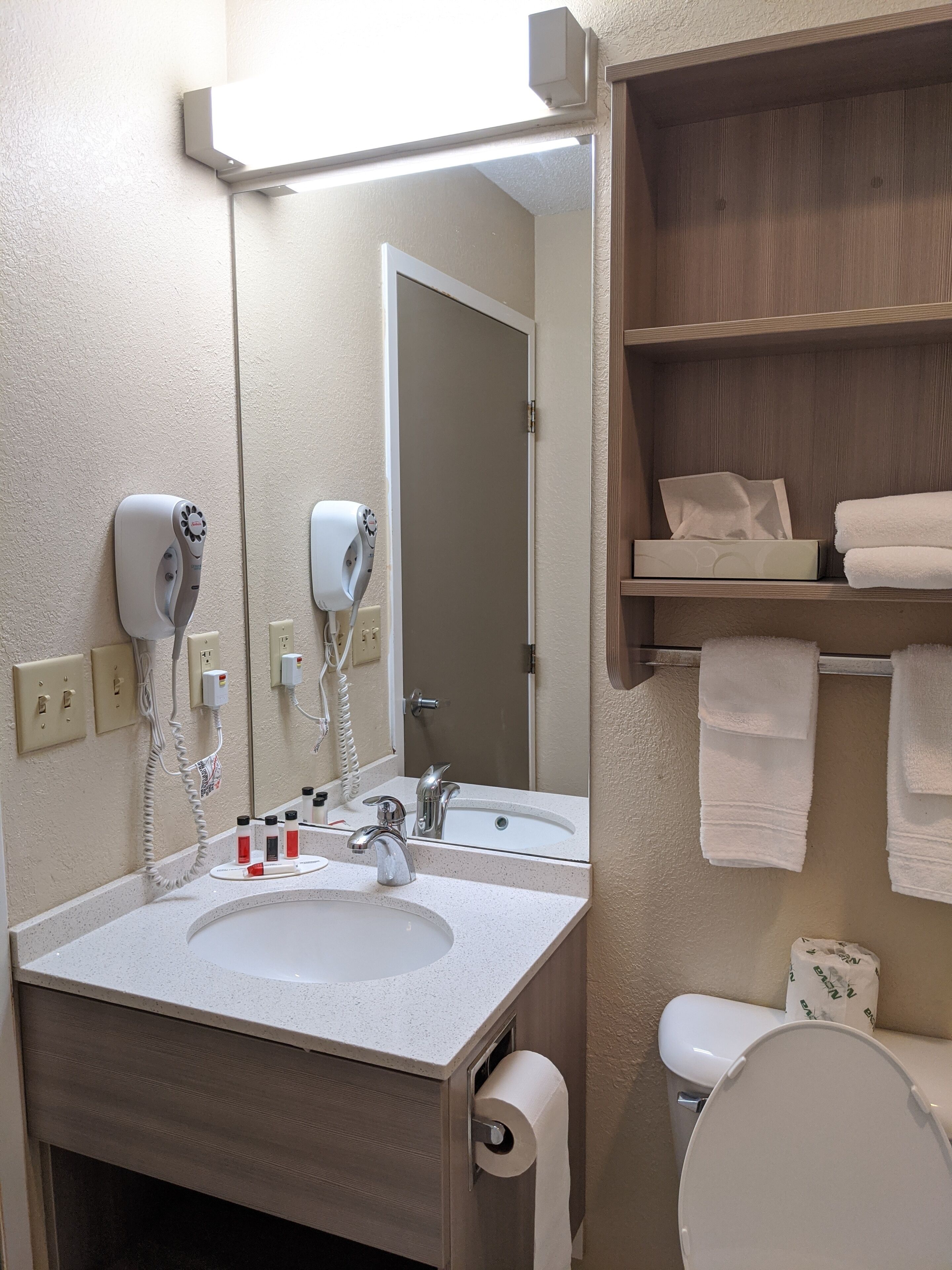 Wastafel kamar mandi