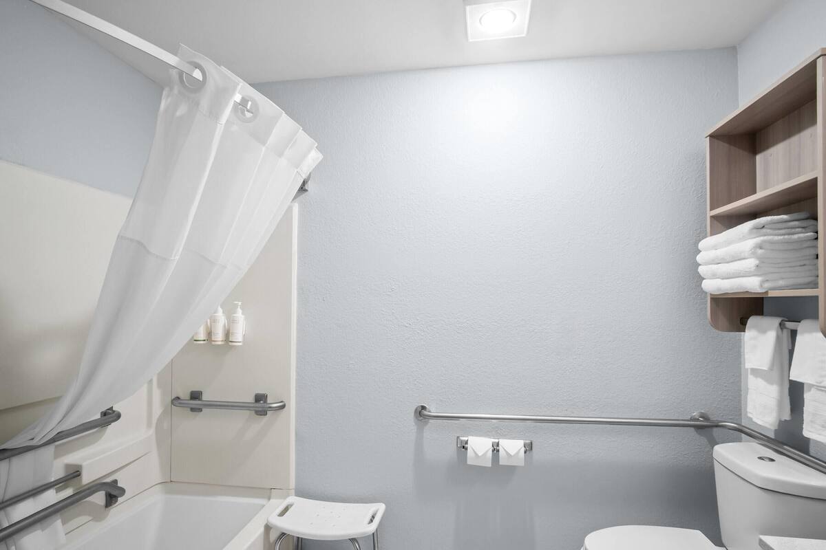 Quarto, acessível | Banheiro acessível