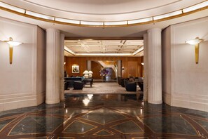 Lobby lounge