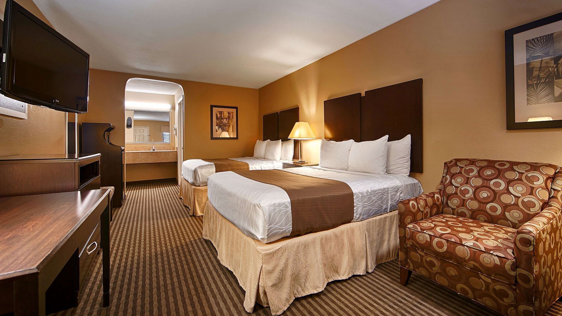 In-room safe, iron/ironing board, free WiFi, bed sheets