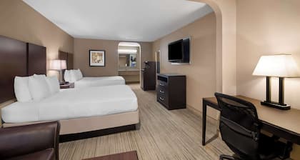 Best Western Cedar Inn