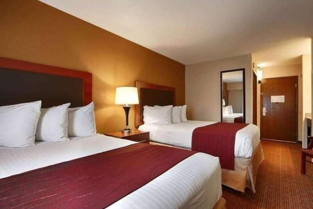 Desk, iron/ironing board, free WiFi, bed sheets